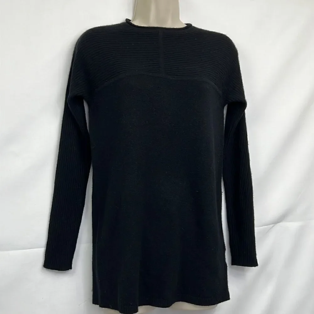 Tory Burch Black Cashmere sweater EUC size XS